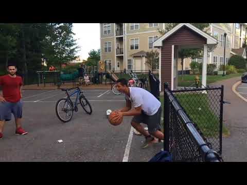 freshman dunking// Rojos Rodregez