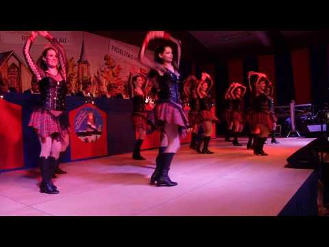 Showtanzgruppe Finesse bei der Prunksitzung Fidelitas 2018 Teil 1