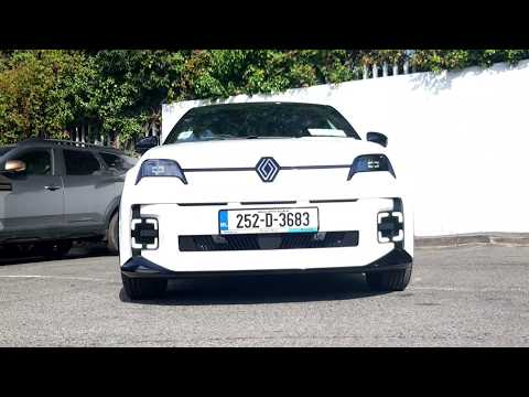 Renault 5 iconic 52kWh 150hp - Image 2