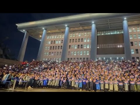 No Comment: Südkoreaner fordern Rücktritt des Präsidenten