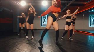 Twerk by AlinaZena Macklemore &amp; Ryan Lewis – Dance Off