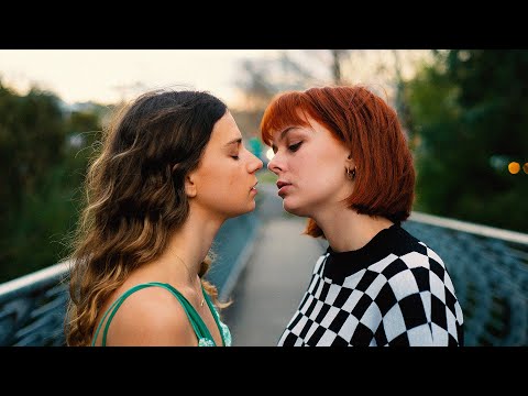 Wetting Lesbians