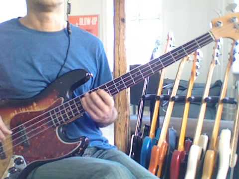 L220 Bass comping groove in A7