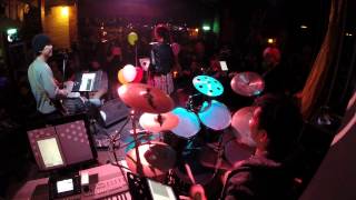 GIA live band jam and introduce the members of the band In Allstar live house 2015跨年倒數夜演演出