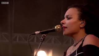 Jungle performs &#39;Accelerate&#39; | Glastonbury 2015