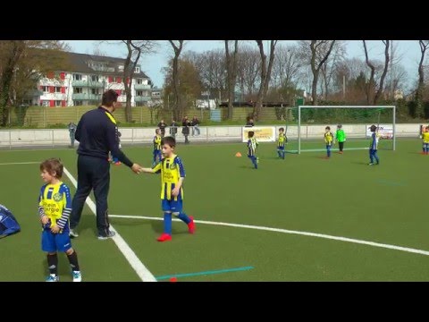1. Halbzeit des Spiels U7 SC West gegen DJK-Löwe 0:7