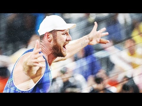 MASSIVE Mamute Alison (BRA) block over Ricardo Santos (BRA) • Beach Volleyball World