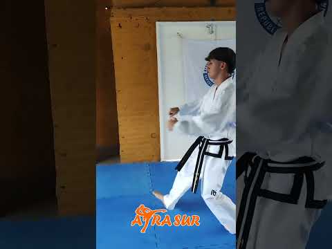 CHON JI - Forma de cinturón blanco punta amarilla 🥋