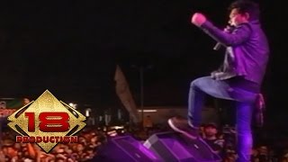 Download lagu Armada - Ku Ingin Setia  (Live Konser Sidoarjo 21 September 2013) mp3