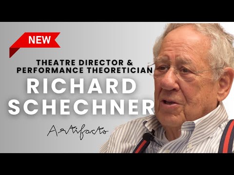 Ο Richard Schechner σε εκτενή συνέντευξη στον Steven Watson [Στήβεν Ουάτσον], για τη σειρά Downtown Performance του Artifacts και του NYU Skirball (2025). Αναδρομικά, ο θεωρητικός και σκηνοθέτης ανασυνθέτει την πορεία του, από το The Performance Group και το Dionysus in 69 [Διόνυσος στο 69] έως την ίδρυση των παραστασιακών σπουδών. Έτσι το περιβαλλοντικό θέατρο εμφανίζεται ως κρίκος ανάμεσα στην πειραματική σκηνή της Νέας Υόρκης και στη θεωρία της επιτέλεσης.
