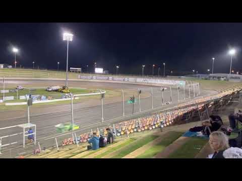FRS6 Perth Motorplex V8 Dirt Modifieds Feature