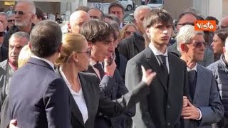 Addio a Marco Ghigliani, il funerale dell'Ad di La7 alla Chiesa degli Artisti a Roma