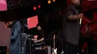 Gnarls Barkley sings Blind Mary Live