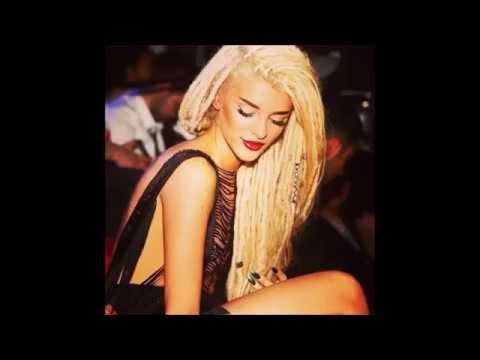 R2 ft. DinaK - Je WOW