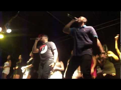 Divino Funk 2012 - Mc Roba Cena e Mc Doguinha ..