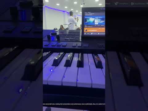 PSR SX700 and SX900 with Articulated Display, better than Tyros 😮