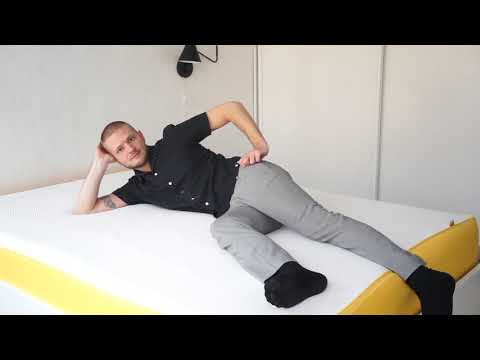 eve Mattress Unboxing - Sidsel & Lasse unbox the eve mattress