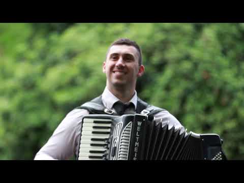 Live bend Skopje -  Majka sina prasuva