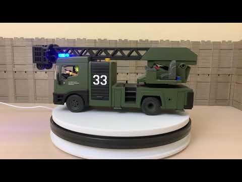 Drehleiter der Bundeswehrfeuerwehr