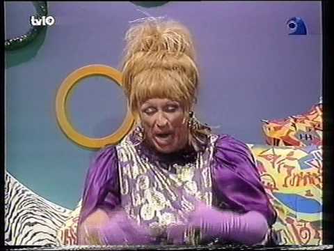 Totalmente. Celia de lejos. Año 1999.