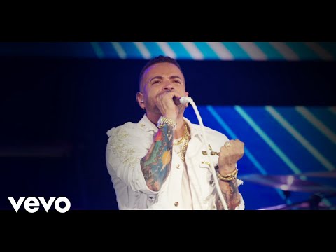 Nacho - Alguien Robo (En Vivo)