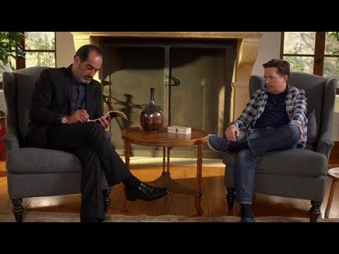 Curb Your Enthusiasm - Muslim investigator looks into Larry's past