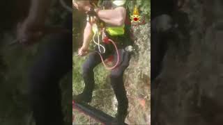 in-difficolta-sul-monte-finestra-escursionista-e-cani-salvati-in-elicottero