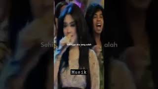 Download lagu Kau yang memilih aku mp3