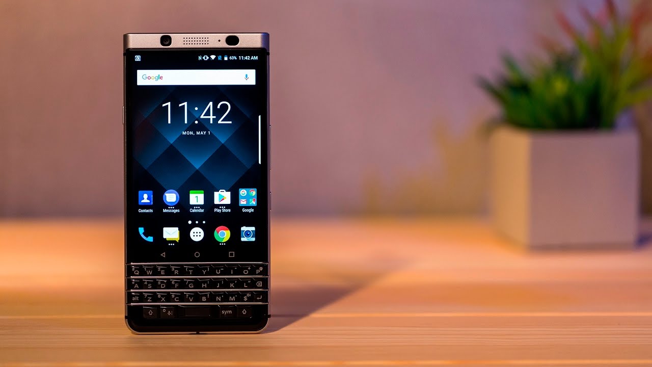 BlackBerry KEYone Review - The phone keyboard is back!