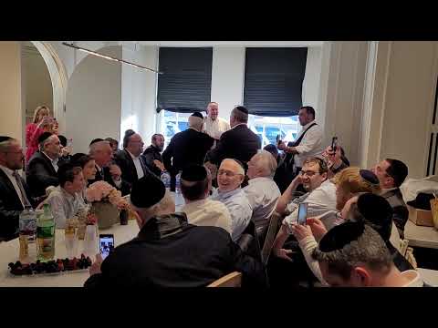 Yigal Calek & The London School of Jewish Song - Yigal & Choir Gathering Pesach 2023