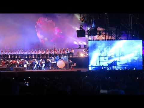 Andrea Bocelli & Elisa "La Voce Del Silenzio" Lajatico 2015