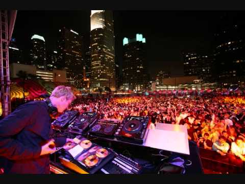 DJ MICHAEL  E  DJ DENIEL  DJ  DEU  PRESENTANO  ANCHE  TE  SMEET..wmv