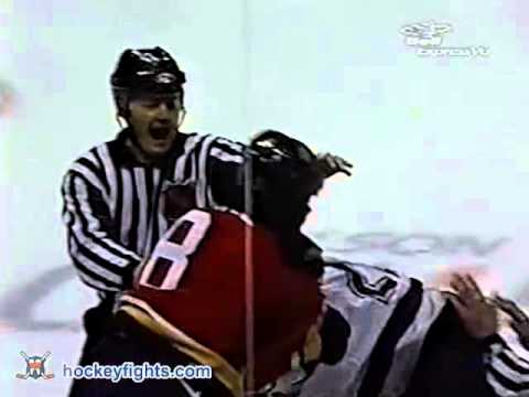 Peter Worrell vs Darren Langdon