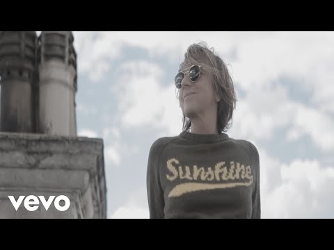 Video per il significato della canzone Vita nuova di Gianna Nannini