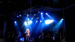 Ilse DeLange - Miracle (Live bij het Bevrijdingsfestival Leeuwarden 2010!)