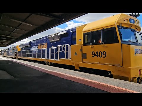 5PM5 PN up "Linfox Express" (3x 94s, 2x NRs, 83P), Perth to Melbourne, 1735, 9/11/25, Horsham VIC 