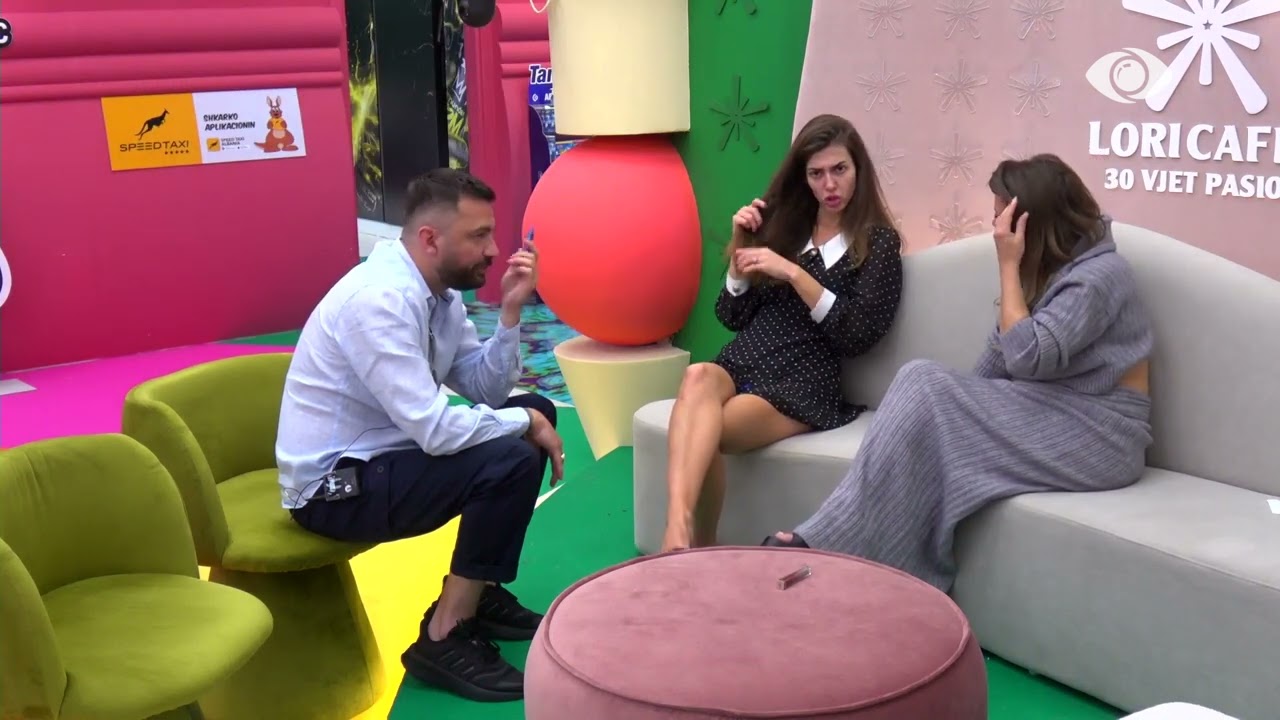 Shoh tendencë që ju të më ulni/ Vijon biseda mes Loredanës, Gertës dhe Kelly-t