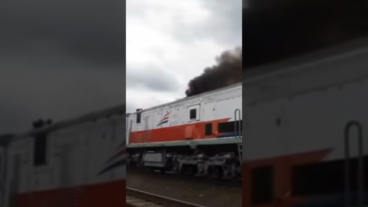 Jedug jedug kereta api Kobong!! #keretaapi #keretaapikita #jjkeretaapi #railfans #shorts