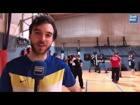 Stadtblatt in Action - Daniel beim Kickboxen