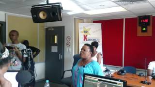 Download lagu DR REBBECCA MALOPE LIVE AT IKWEKWEZI FM mp3