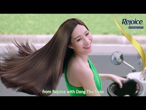 Cùng Đặng Thu Thảo khám phá bí mật của mái tóc siêu mềm mượt với Rejoice.