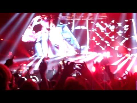 SUEDE playing "Hit Me' and 'Filmstar' at Alexandra Palace on 30th March 2013