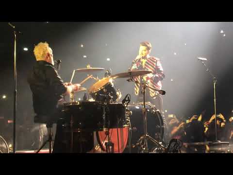 Queen live in Milan 2018- Roger Taylor on drums - Somebody to love