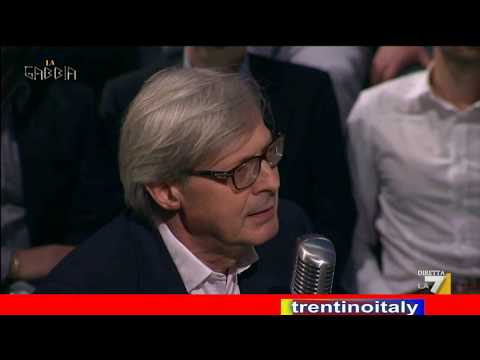 sgarbi, il fustigatore _DEPUTATO_, dovrebbe dimezzarsi lo stipendio ah,ah,ah