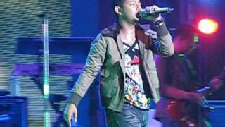 Sofaz - Bukan Di Sini