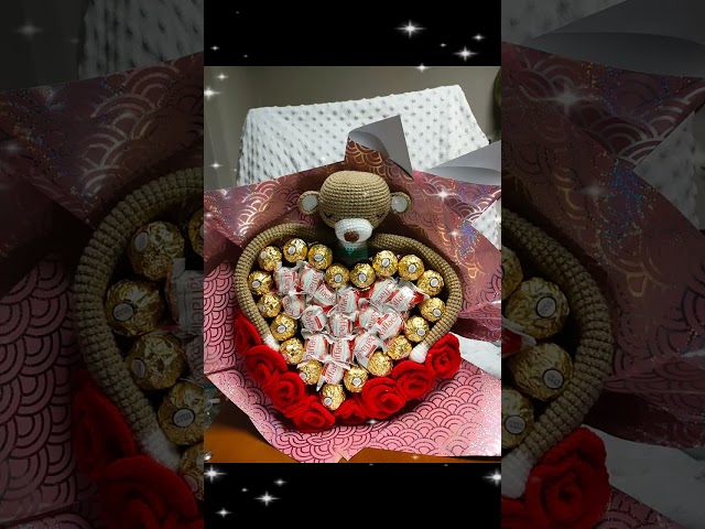 Vídeo relacionado con Dryxog Regalos Personalizados Profesoras Peluches Regalos Personalizados para Mujer Profesora Divertidos Amiga Flores de Crochet Graciosos Amuleto Suerte Mutuo Apoyo Emocional (Abeja)