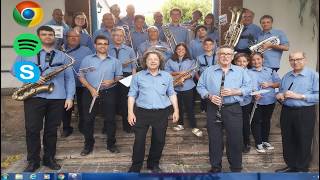 La Banda de l'Escola de Música de Capellades tocant la 