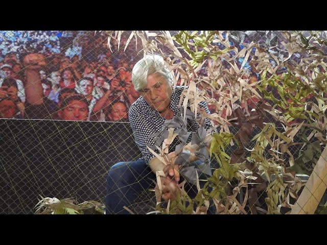 Члены Общественной палаты за короткий срок помогли приобрести волонтерам прочную ткань и сами приняли участие в изготовлении сетей