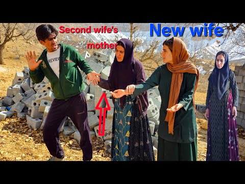 The second wife's mother goes to her daughter's husband to ask him to forgive her daughter.