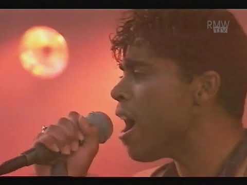 The Radios - She goes Nana (liveconcert 1993 in Zandvoort,4/4) Bart Peeters, Ronny Mosuse